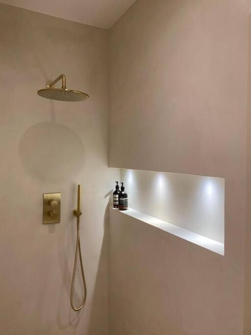 Luxury Georgian Apartment - 5 Minute Walk To Spa Bath Ngoại thất bức ảnh