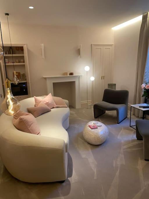 Luxury Georgian Apartment - 5 Minute Walk To Spa Bath Ngoại thất bức ảnh