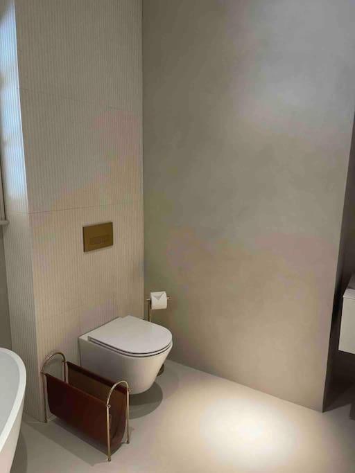 Luxury Georgian Apartment - 5 Minute Walk To Spa Bath Ngoại thất bức ảnh