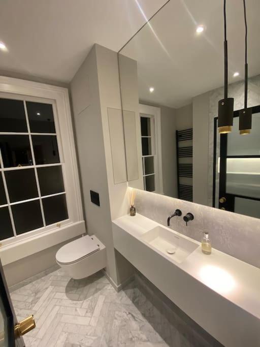 Luxury Georgian Apartment - 5 Minute Walk To Spa Bath Ngoại thất bức ảnh